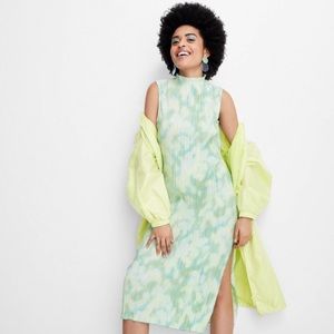 NWT Future Collective Green
Watercolor Plisse Maxi Shift Dress XS